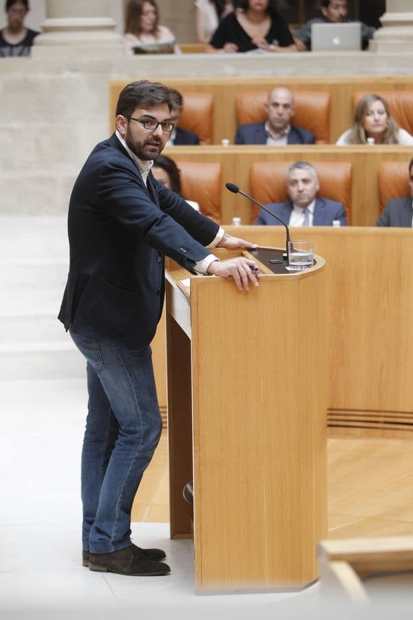 Ceniceros pierde la primera votación en el Parlamento riojano