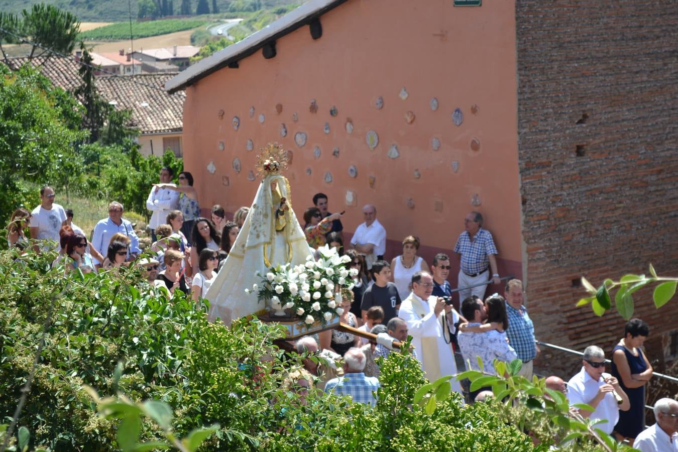 Danza y procesión de la Virgen Blanca en Ventosa