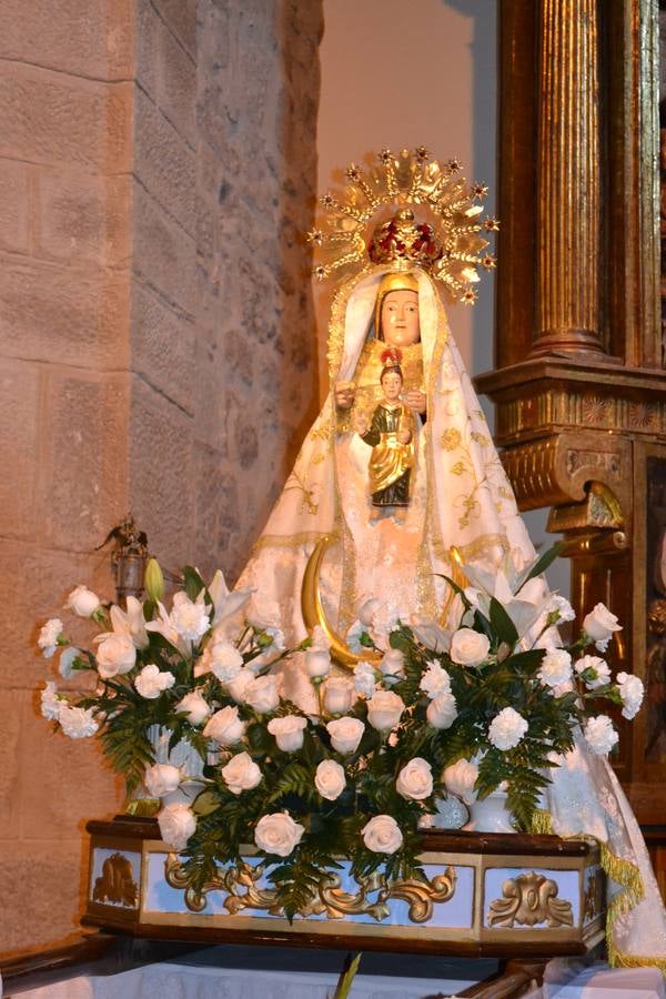 Danza y procesión de la Virgen Blanca en Ventosa