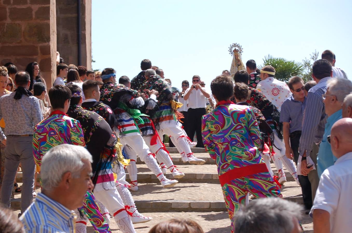 Danza y procesión de la Virgen Blanca en Ventosa