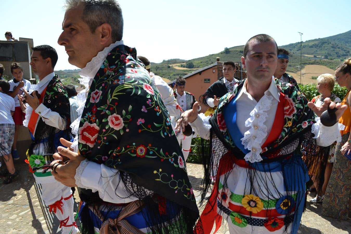 Danza y procesión de la Virgen Blanca en Ventosa