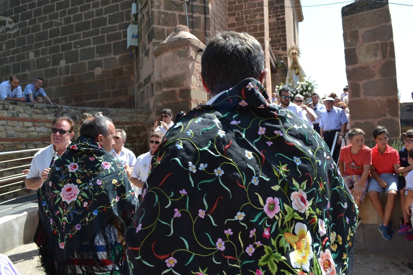 Danza y procesión de la Virgen Blanca en Ventosa