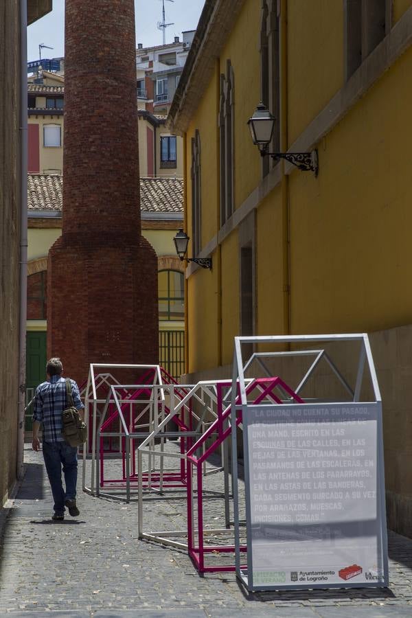 La chimenea del Parlamento de La Rioja se convierte en escaparate de jóvenes artistas