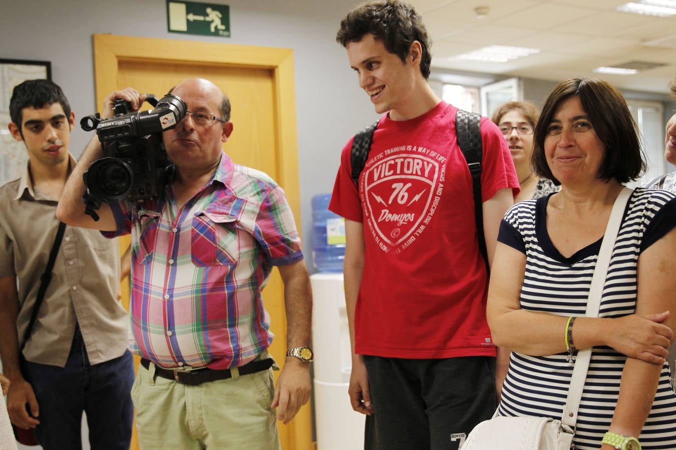 Los alumnos del curso de Comunicación y Protocolo organizado por FEAPS La Rioja visitan la multimedia de Diario LA RIOJA