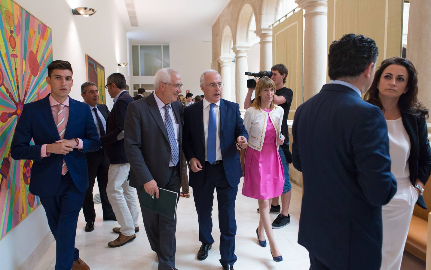 Del Río y Azofra toman posesión de diputados en el Parlamento riojano