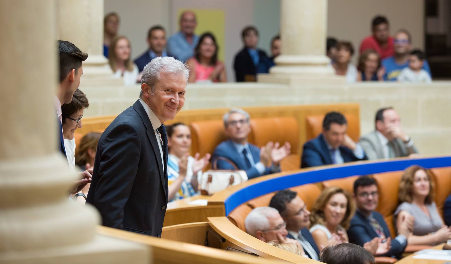 Del Río y Azofra toman posesión de diputados en el Parlamento riojano