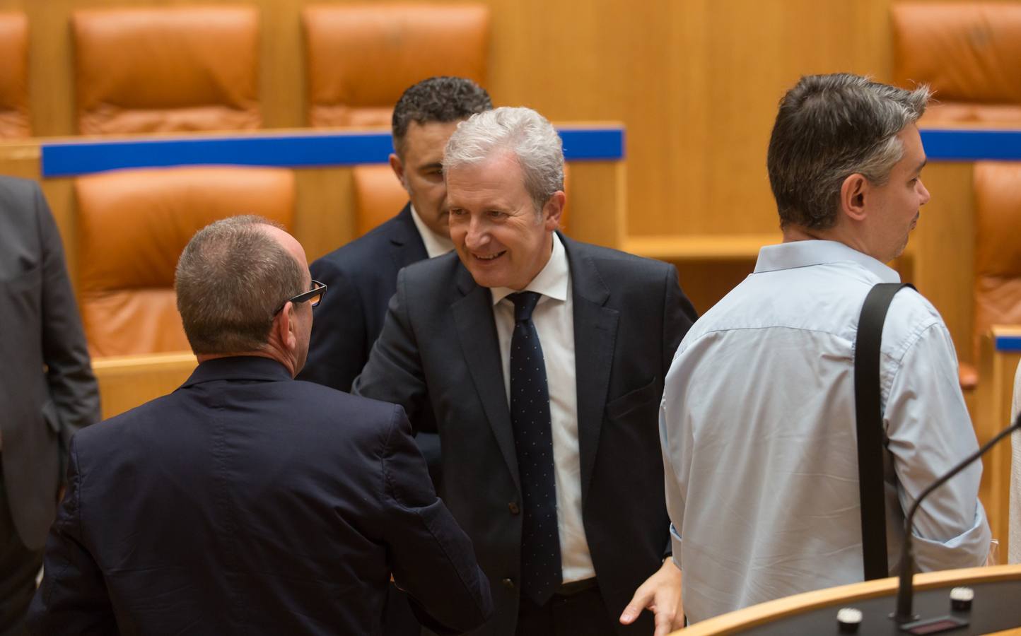 Del Río y Azofra toman posesión de diputados en el Parlamento riojano