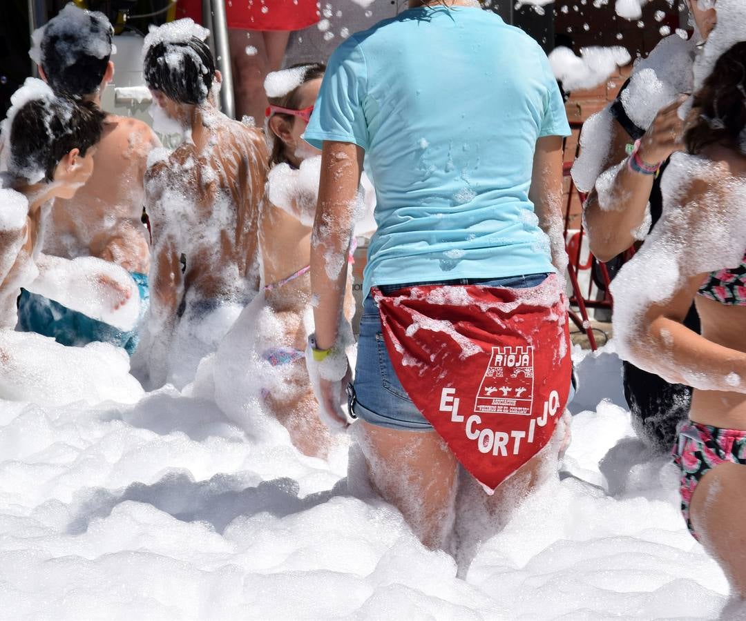 Fiesta de la espuma en El Cortijo