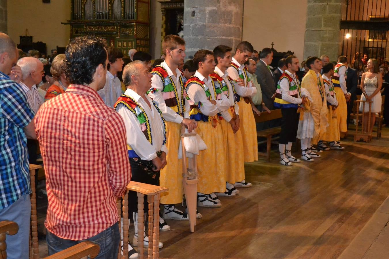 Los danzadores cumplieron con la santa