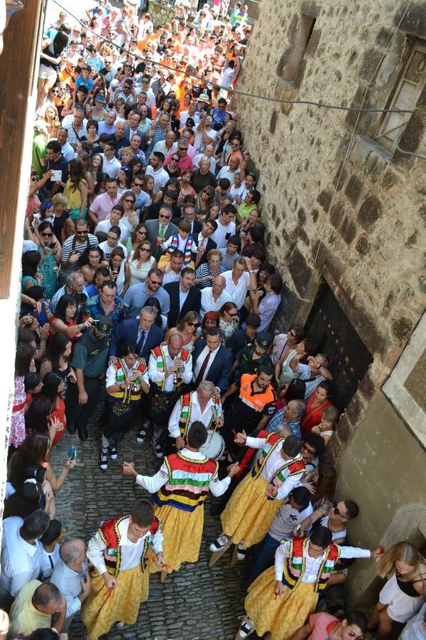 Los danzadores cumplieron con la santa