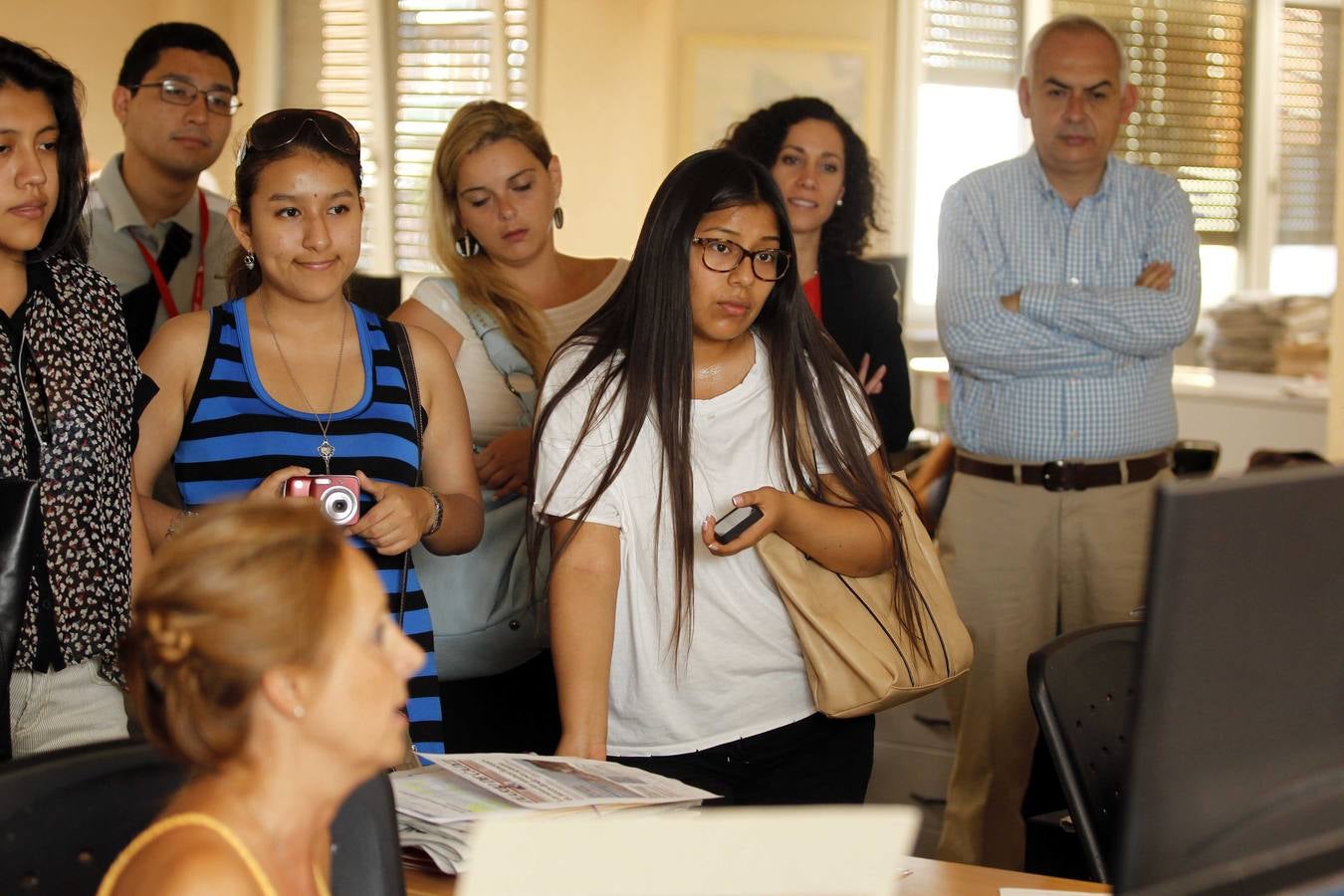 Universitarios peruanos visitan Diario LA RIOJA