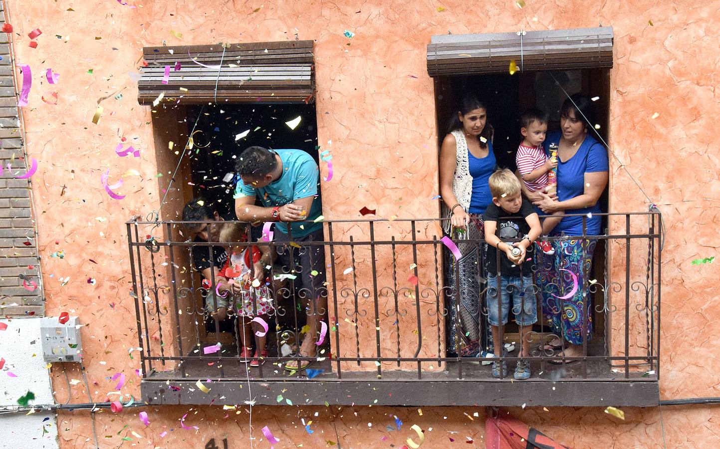 El cohete da inicio a las fiestas de Murillo