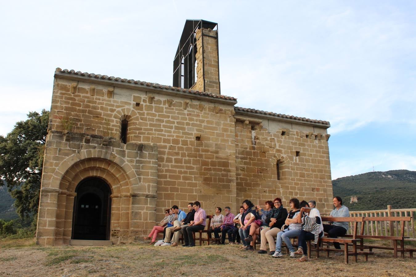 Paellada popular en el Parque Arana de Ábalos