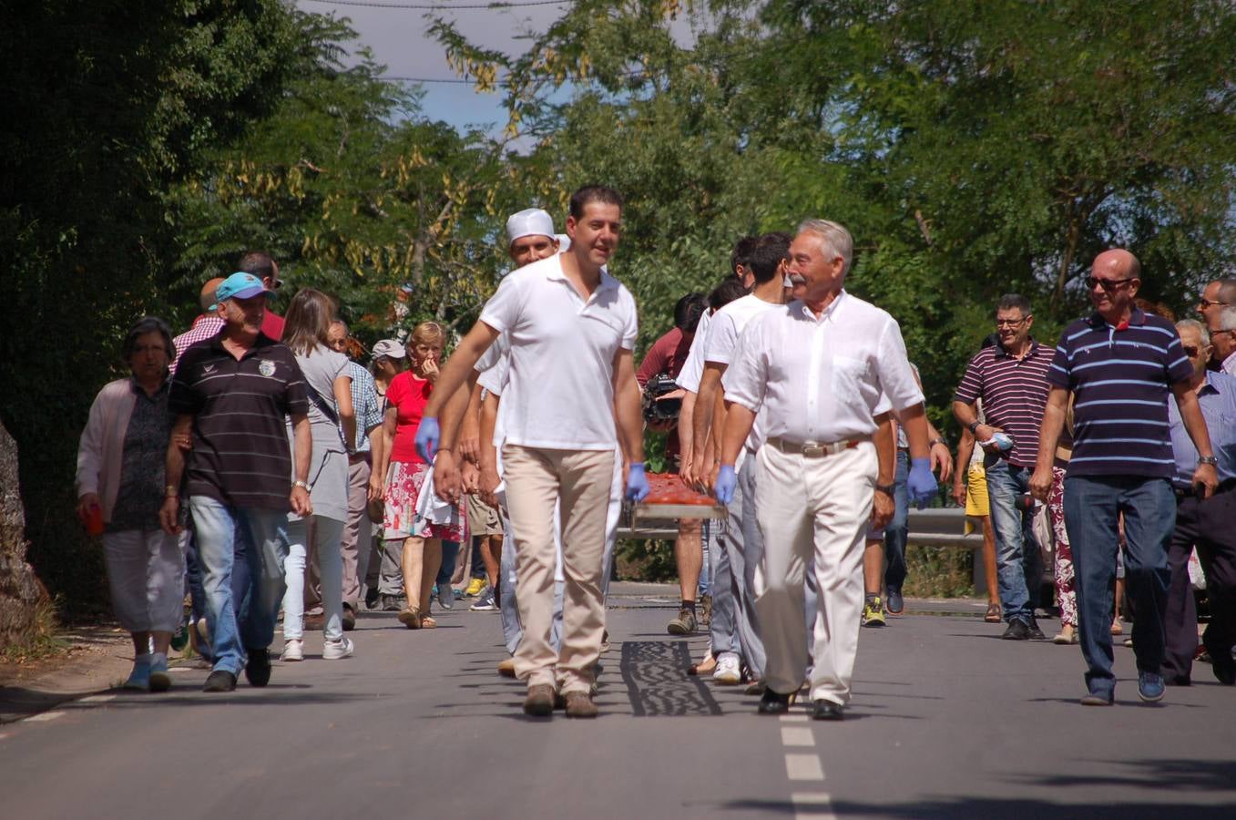 Fiesta para recordar el record Guiness del chorizo mas largo en Camprovín