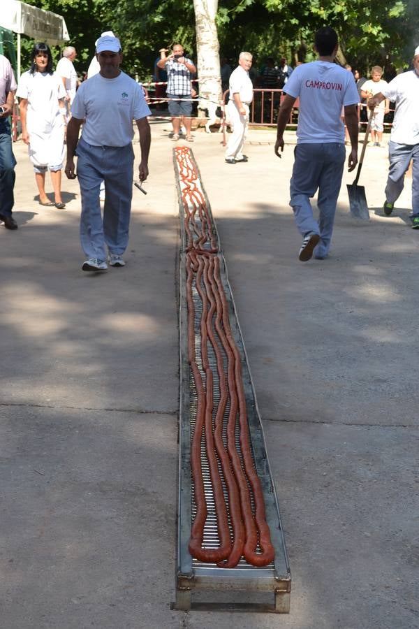 Fiesta para recordar el record Guiness del chorizo mas largo en Camprovín