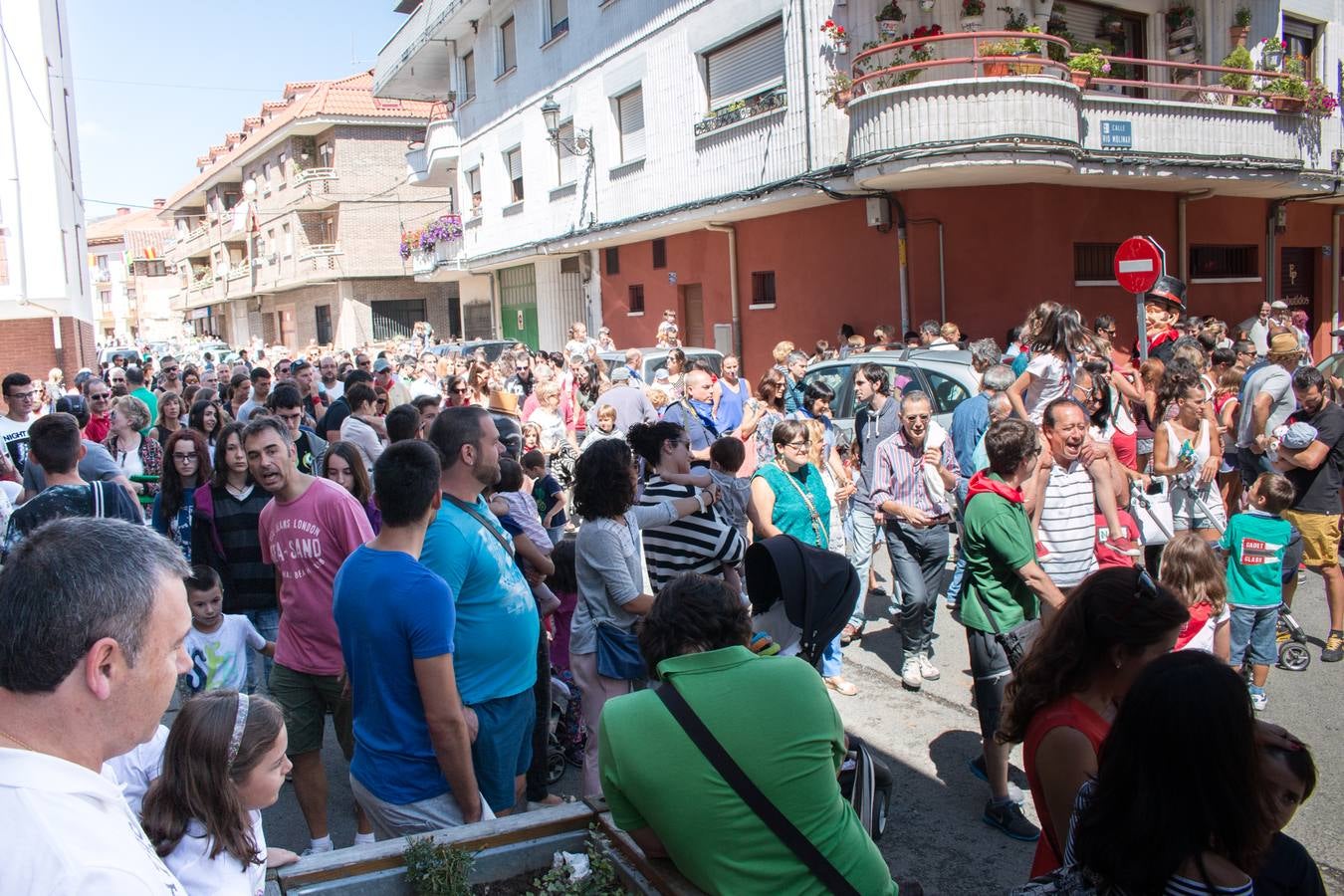 Los gigantes y cabezudos protagonizan la segunda jornada festiva en Ezcaray