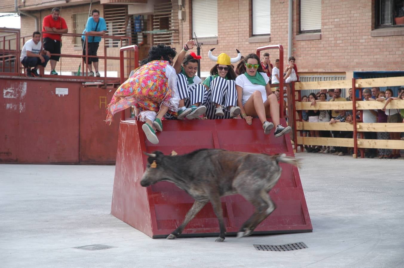 El Día de las Peñas puso fin ayer a las fiestas de Valverde