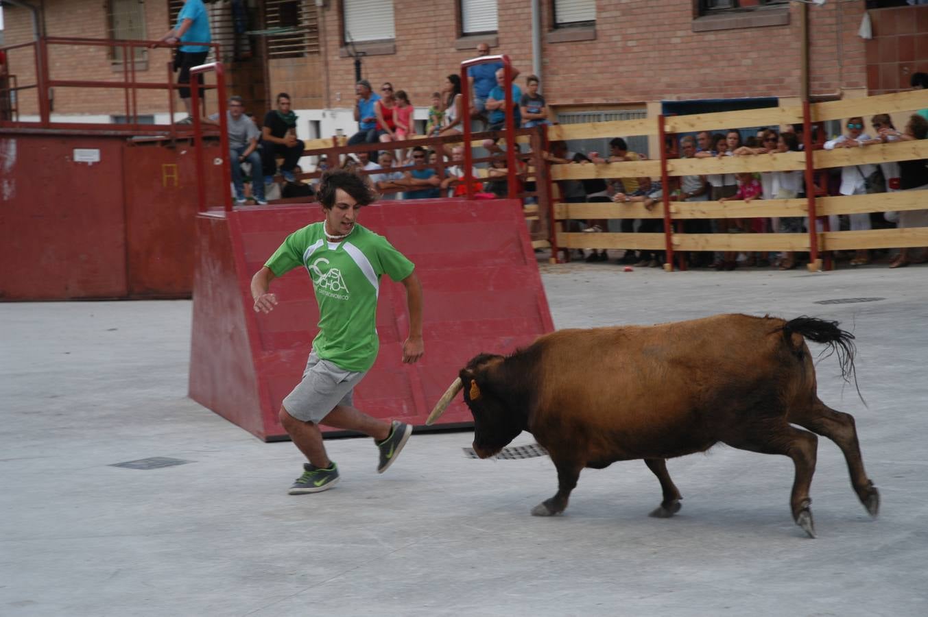 El Día de las Peñas puso fin ayer a las fiestas de Valverde