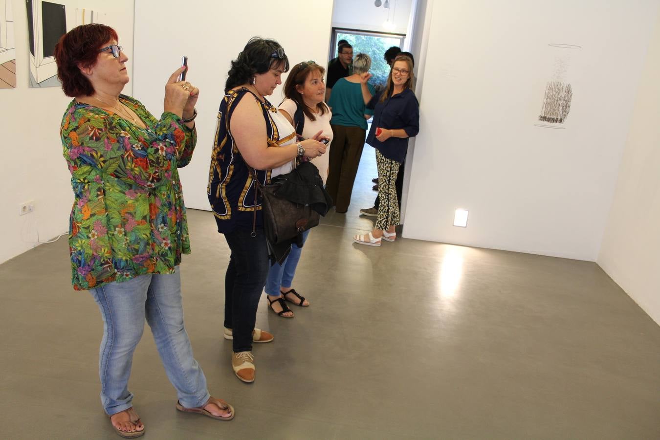 Inauguración de la primera muestra de ENVERARTE en la sede de Complot!