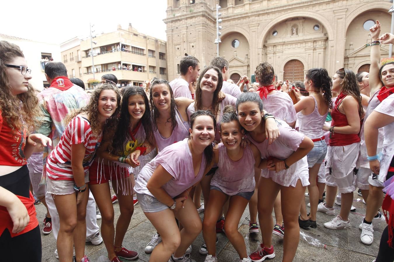 El chupinazo desata la fiesta en Alfaro