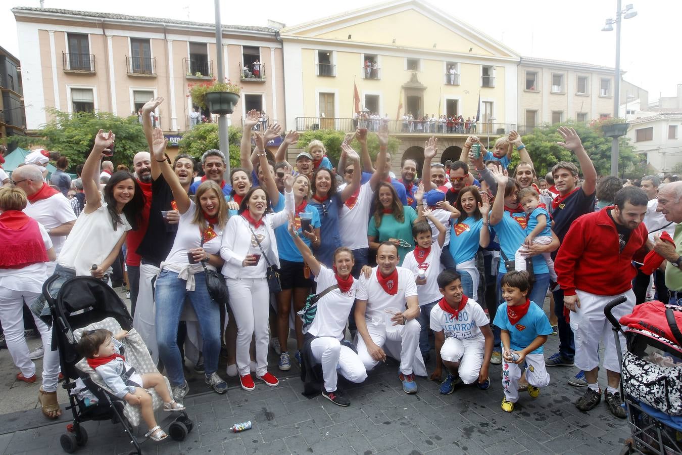 El chupinazo desata la fiesta en Alfaro