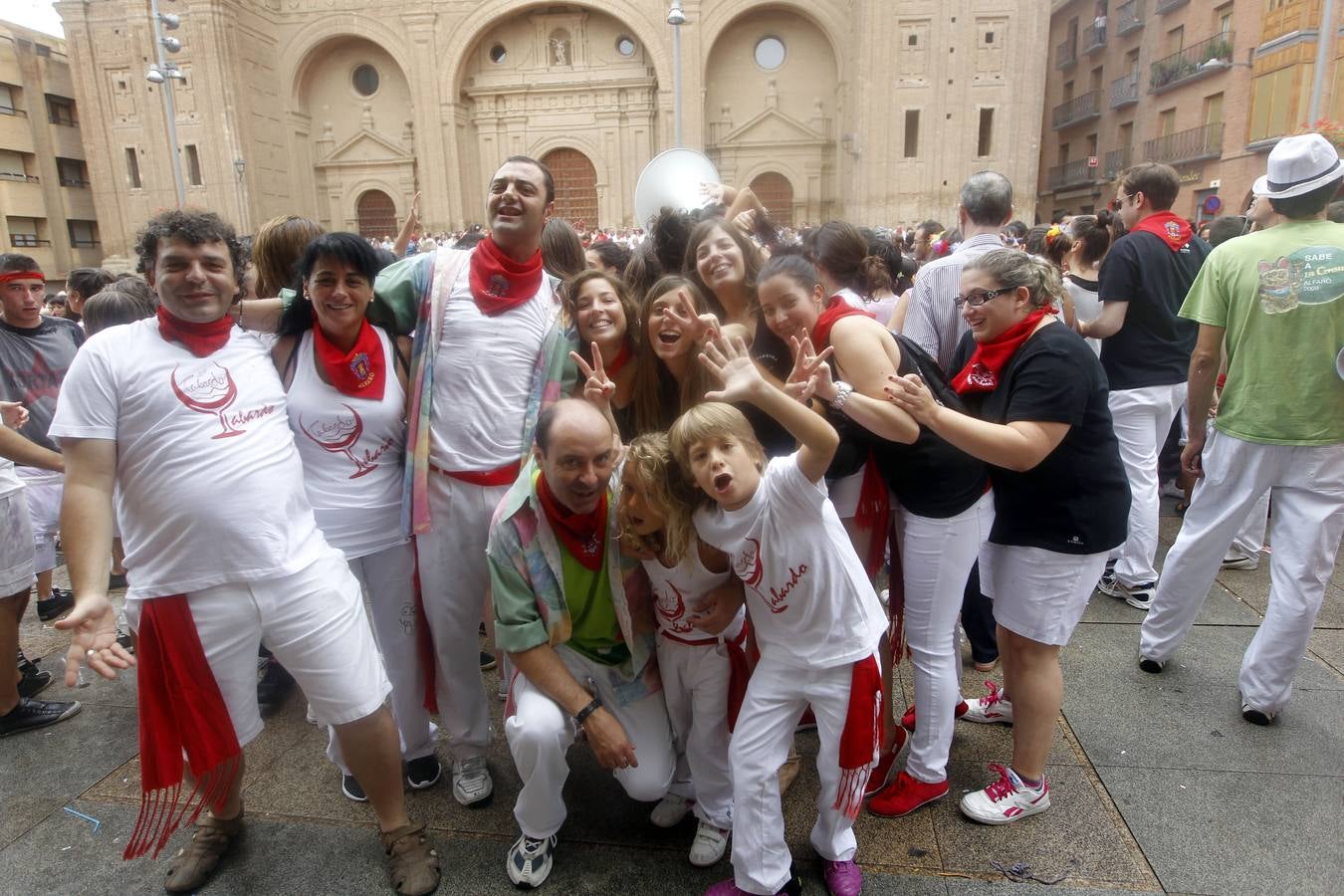 El chupinazo desata la fiesta en Alfaro