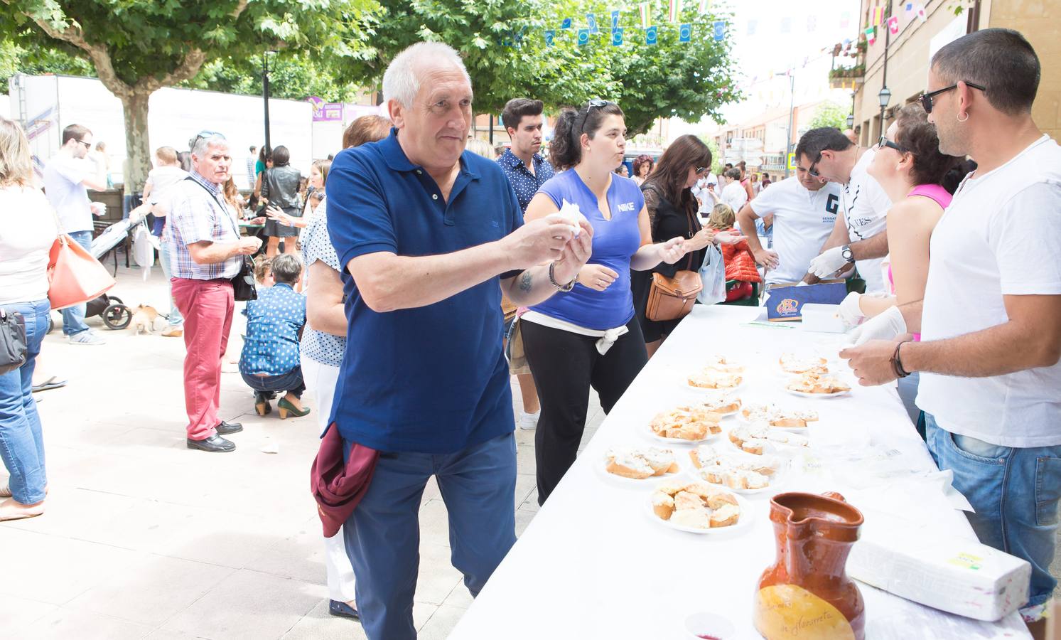 Procesión y degustaciones en Navarrete