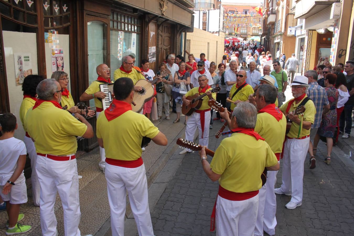 Los mayores centran el cuatro día de fiestas de Alfaro