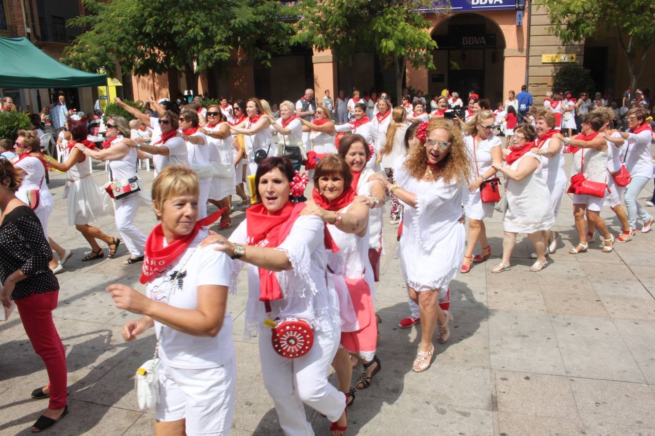 Alfaro dedica la jornada a las mujeres en su quinto día de fiestas