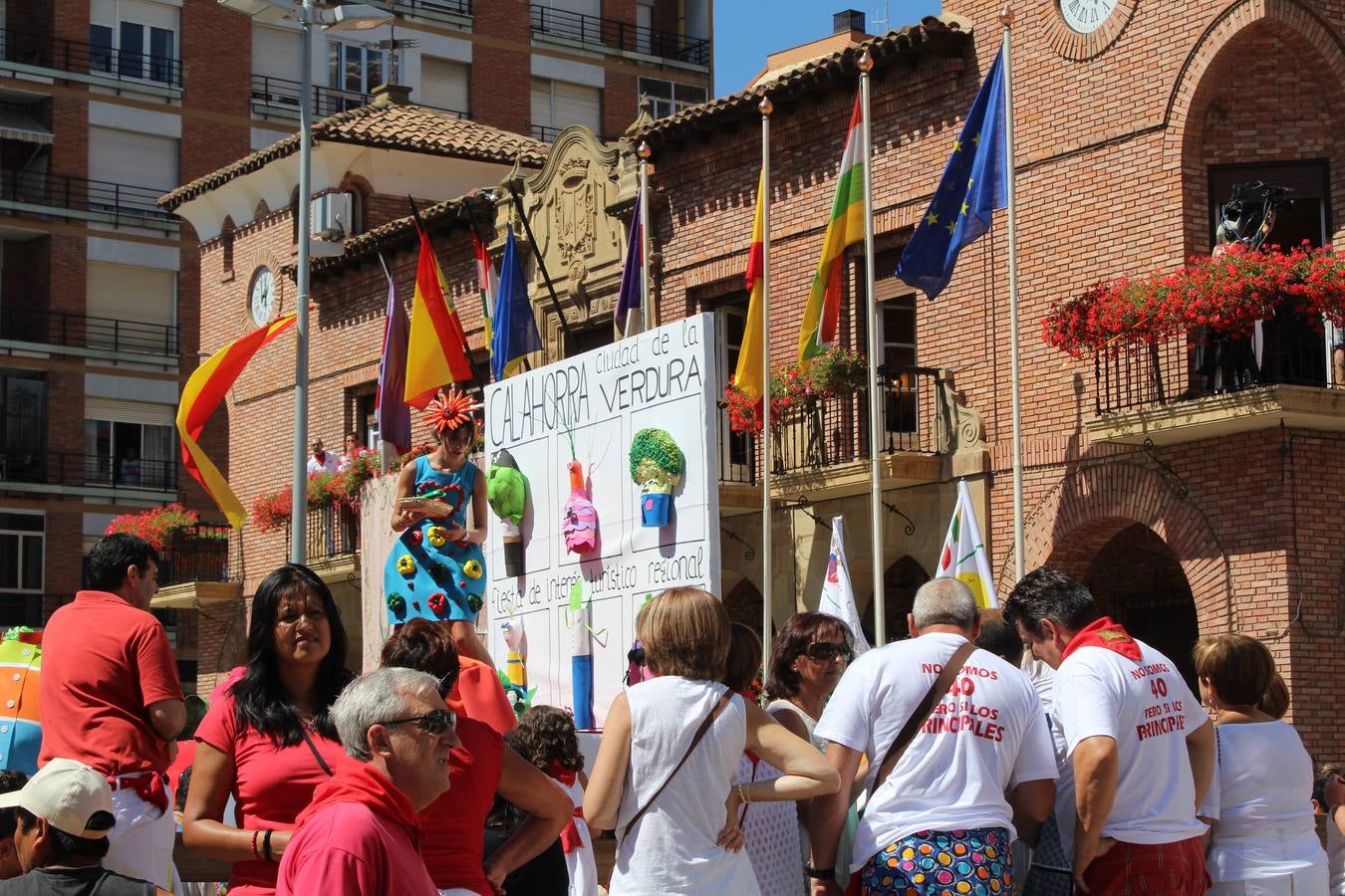 Las carrozas llenan las calles de Calahorra