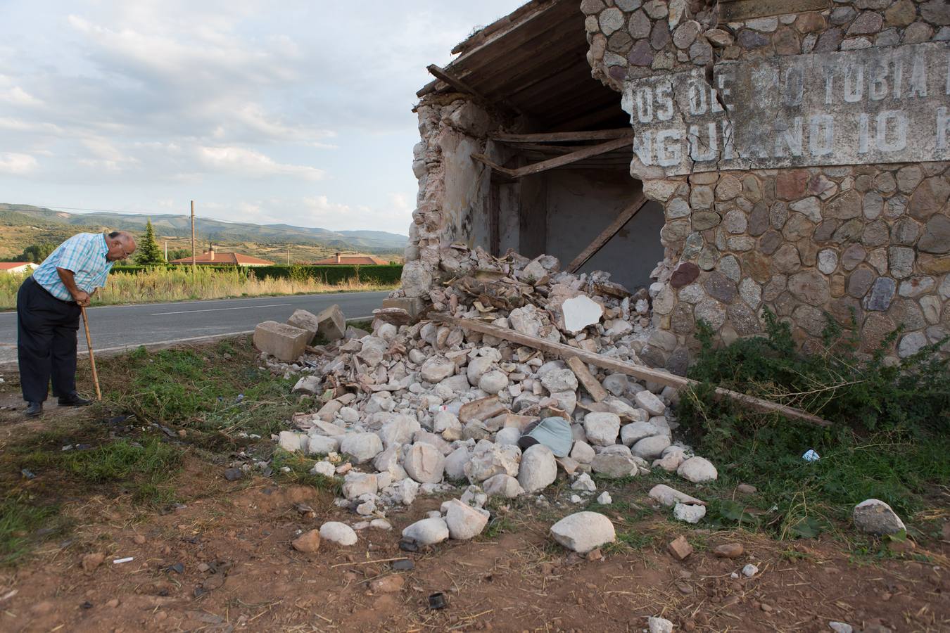 Fallece un conductor tras empotrar su vehículo contra un edificio en Baños