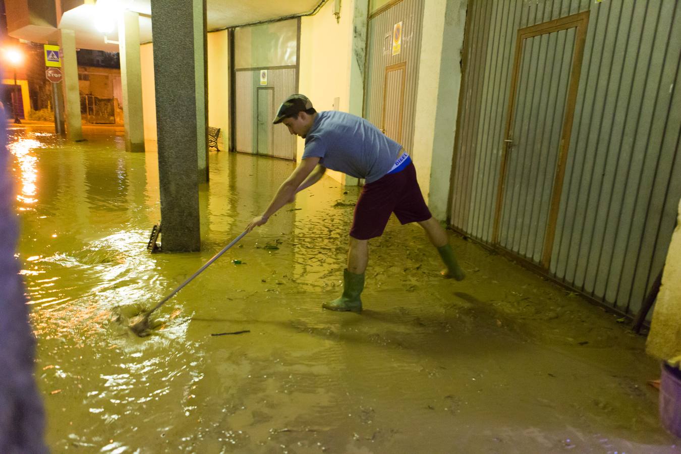 Primeras horas tras la tromba de agua de San Asensio