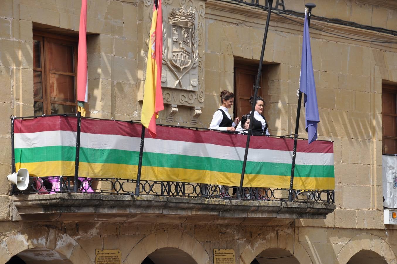Agua para empezar las fiestas de San Vicente