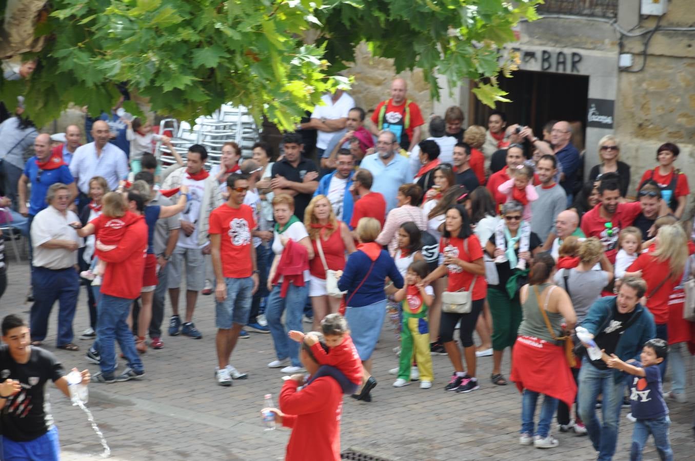 Agua para empezar las fiestas de San Vicente