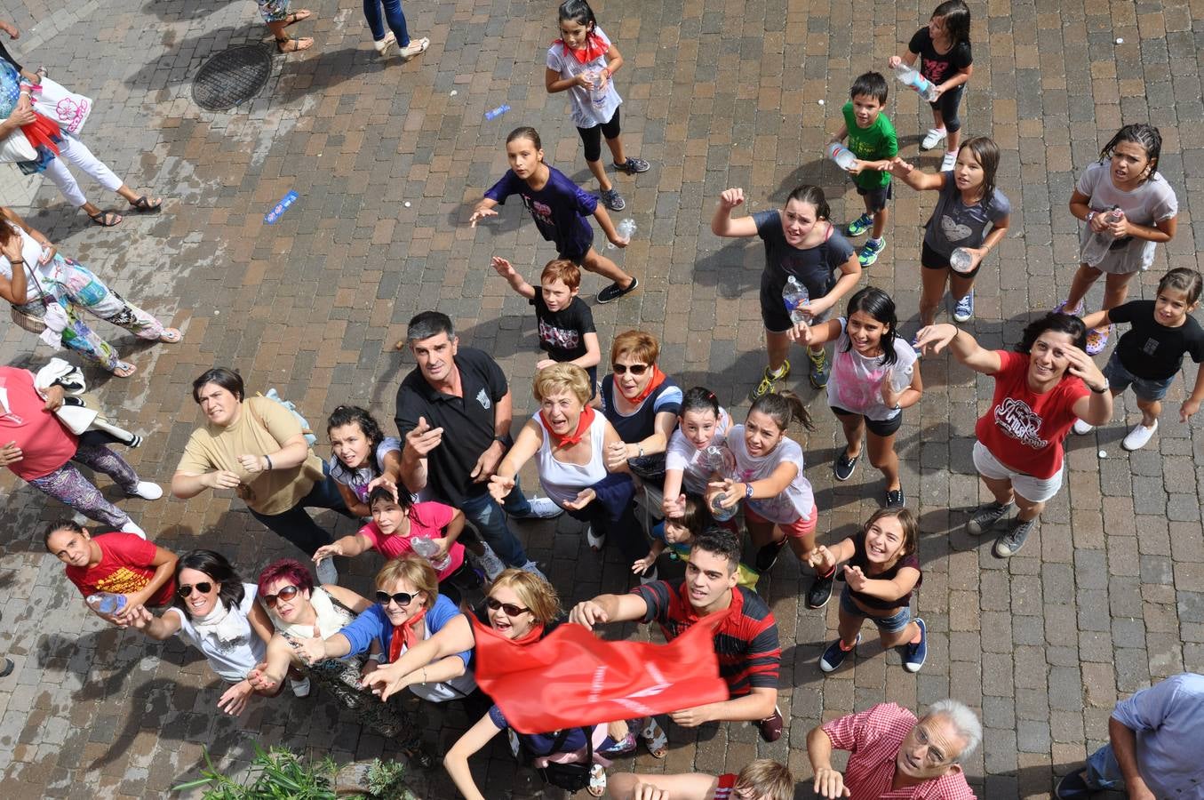 Agua para empezar las fiestas de San Vicente