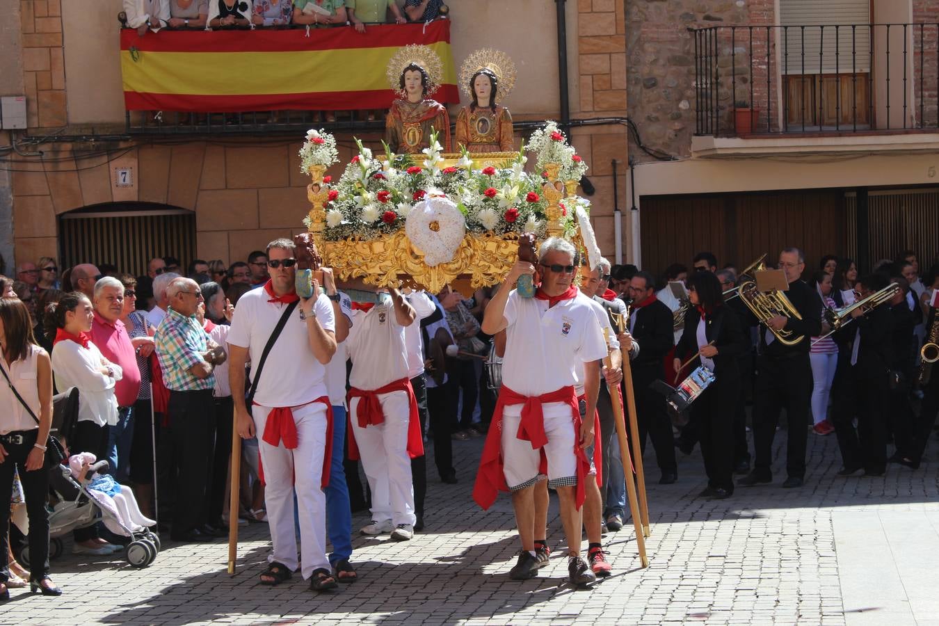 Autol, de procesión por San Adrián y Santa Natalia