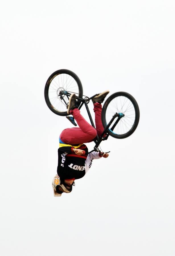 Multitudinaria concentración de tractores Fendtgüinos celebrada en Bañares