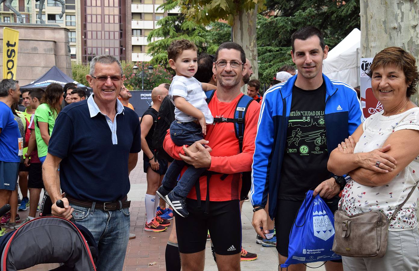 Ambiente en El Espolón para ver la Maratón