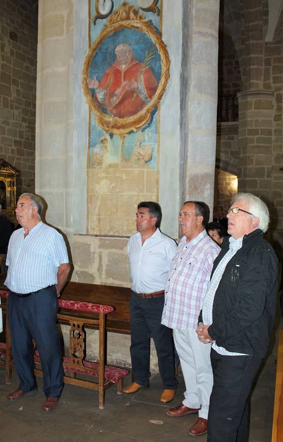 Misa y procesión en Medrano en las fiestas de la Virgen de Natividad