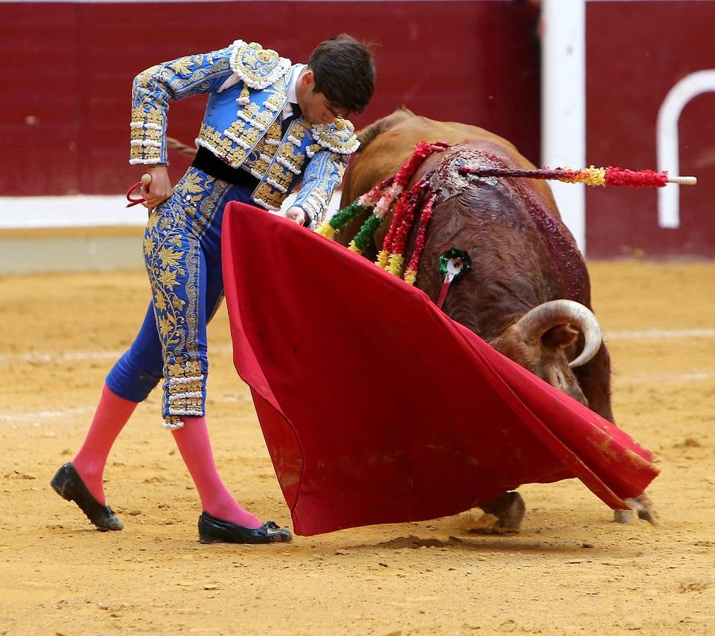 Urdiales abre la puerta grande