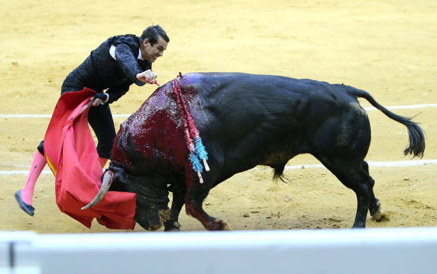 Urdiales abre la puerta grande