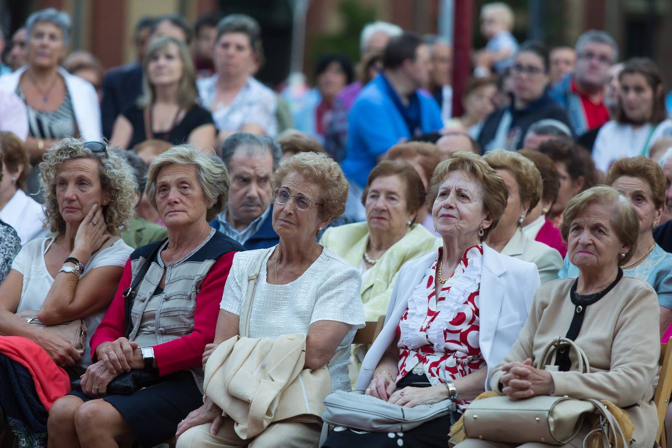 Baile, jotas y... mucha solidaridad