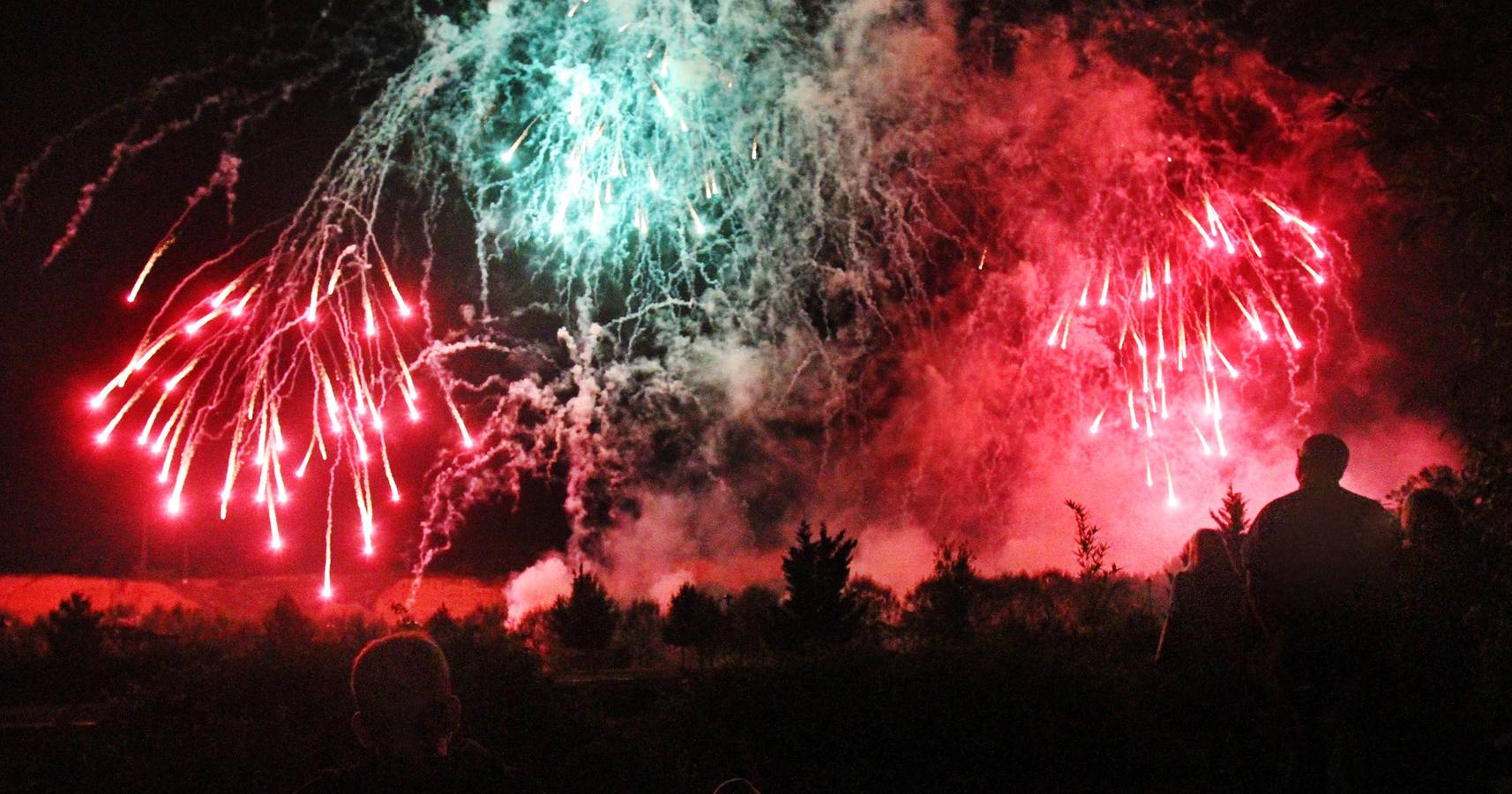 Fuegos artificiales de Pirotecnia Turis (lunes)
