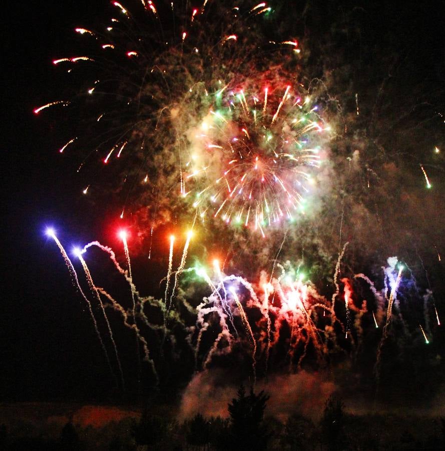 Fuegos artificiales de Pirotecnia Turis (lunes)