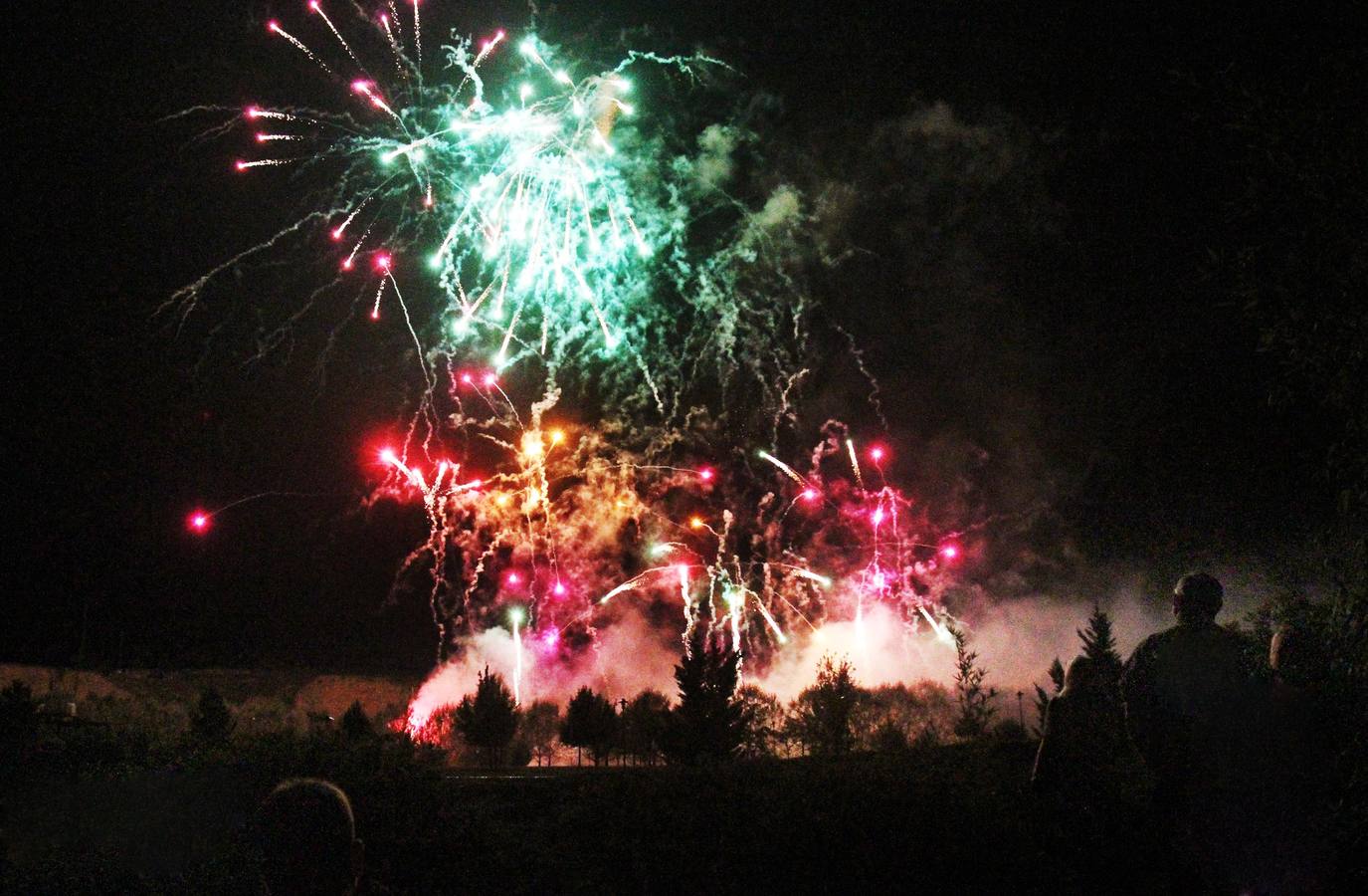 Fuegos artificiales de Pirotecnia Turis (lunes)