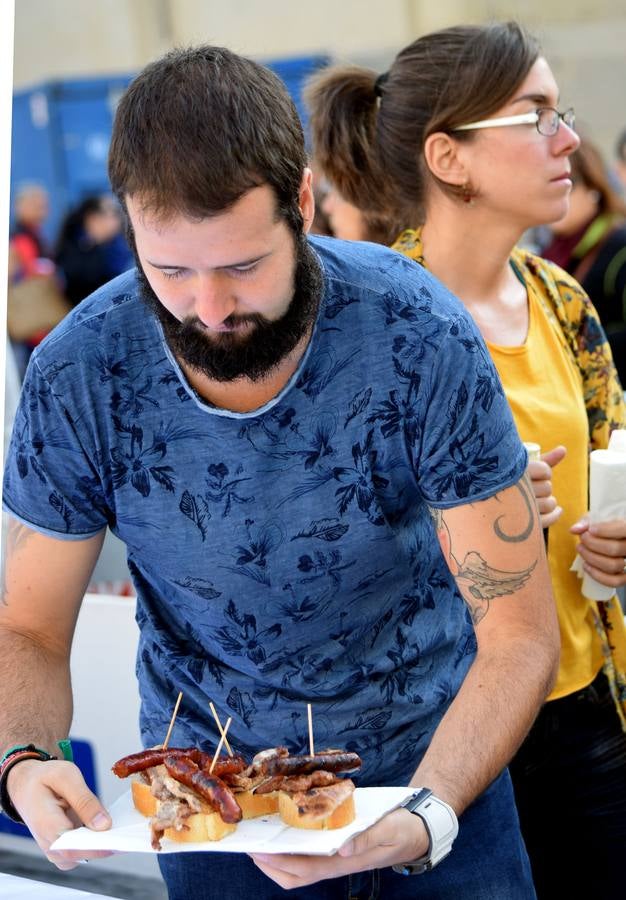 &#039;Pinchando&#039; en la Plaza del Mercado