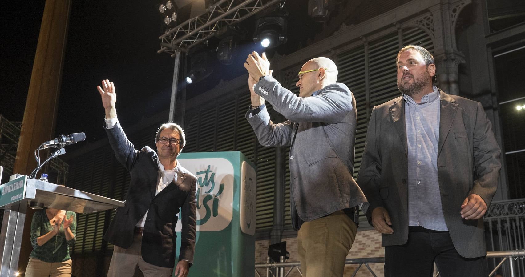 Artur Mas, Raul Romeva y Oriol Junqueras celebran en Barcelona los resultados electorales.