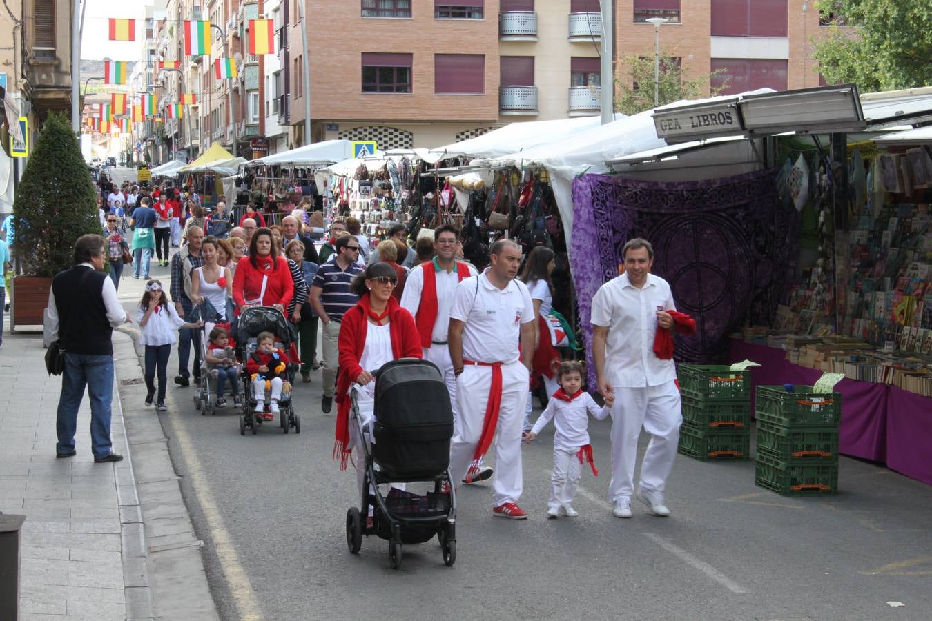 Vaquillas de juguete (y de verdad) en las fiestas de Arnedo