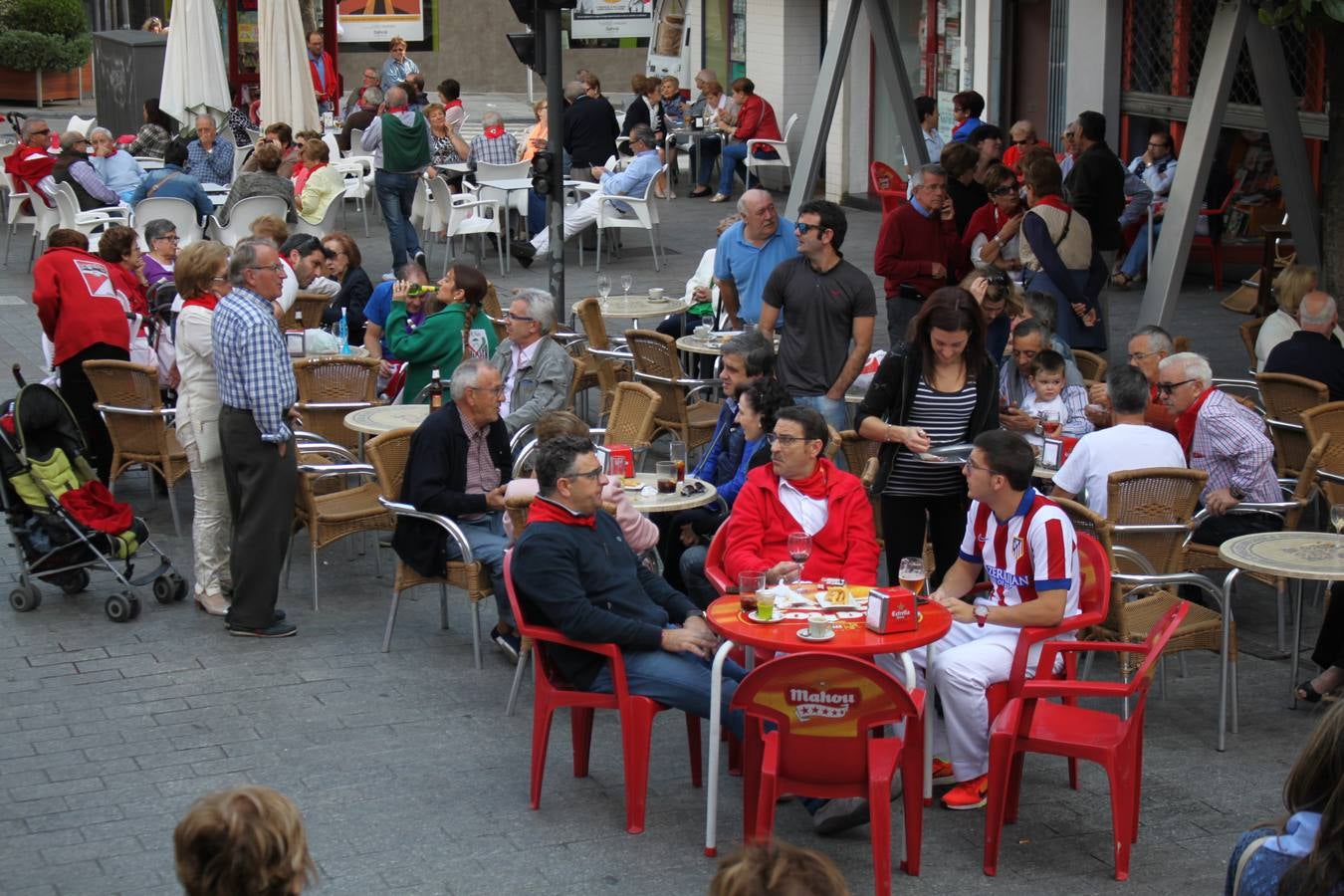 Vaquillas de juguete (y de verdad) en las fiestas de Arnedo