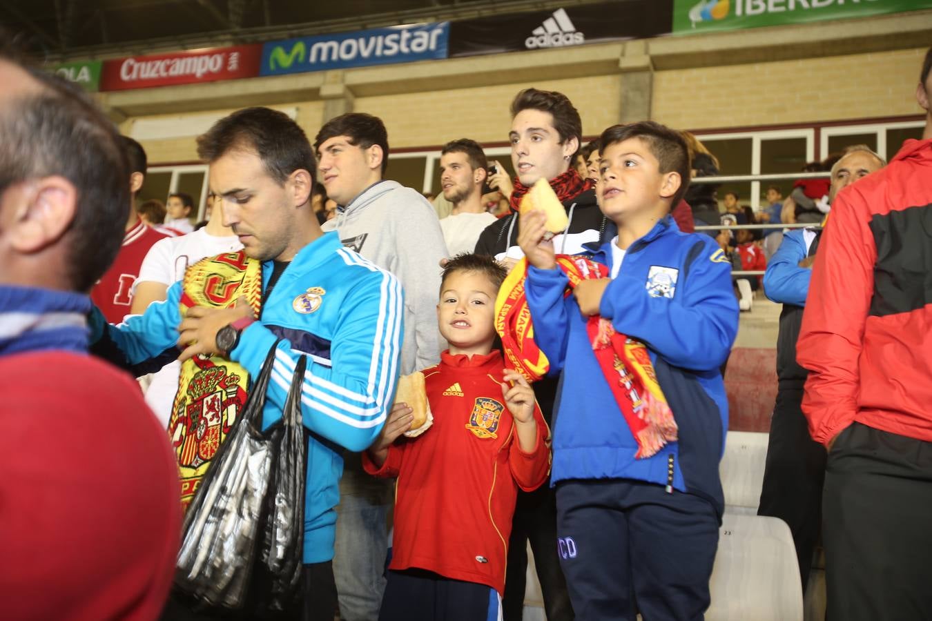 Logroño arropa a la selección en su entrenamiento en Las Gaunas